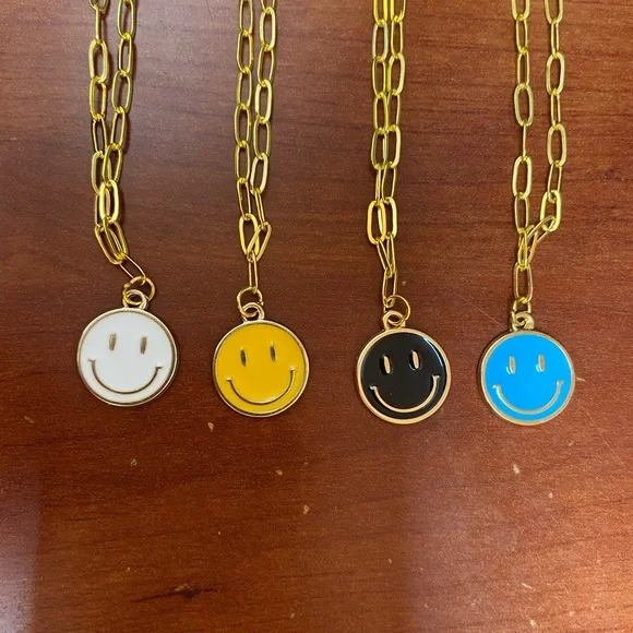 Golf smiley face necklace - Picture 7 of 7